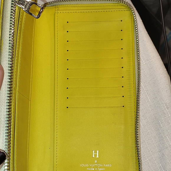 Louis Vuitton Yellow Wallet - Picture 10 of 16